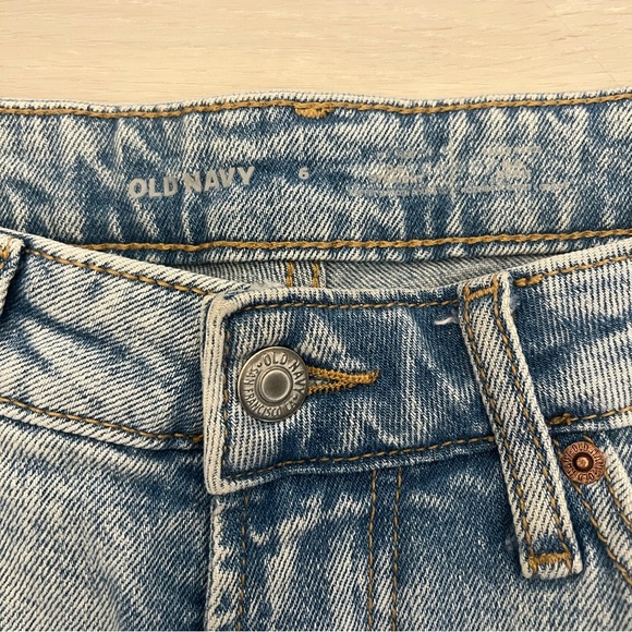 Women’s Old Navy Jean Shorts - Picture 2 of 3
